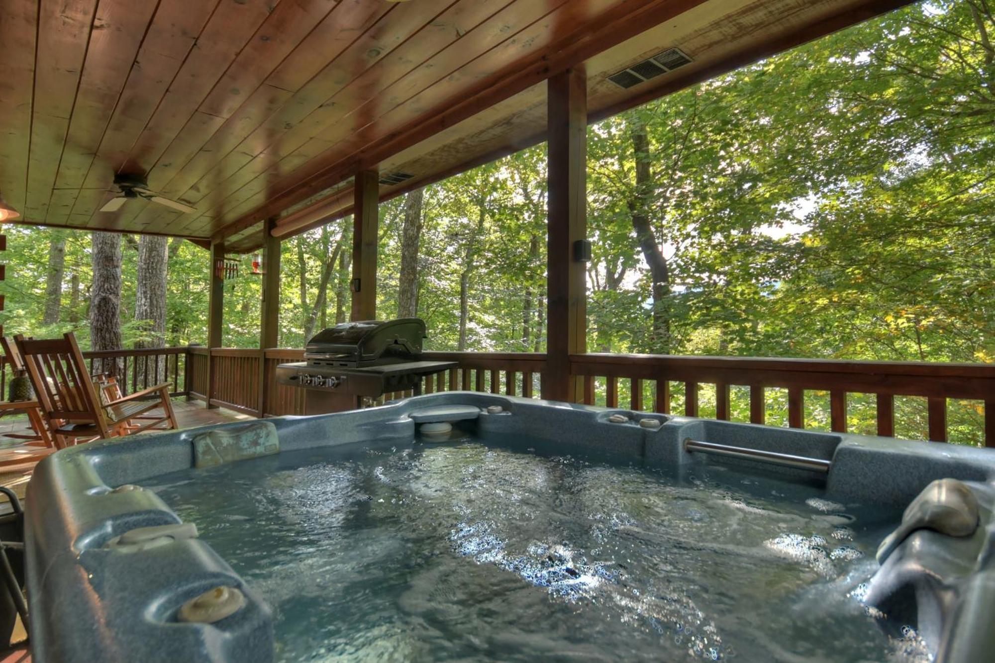 Bearfoot Ridge Wood-Burning Fireplace Cozy Hot Tub Serene Views Ellijay Bagian luar foto