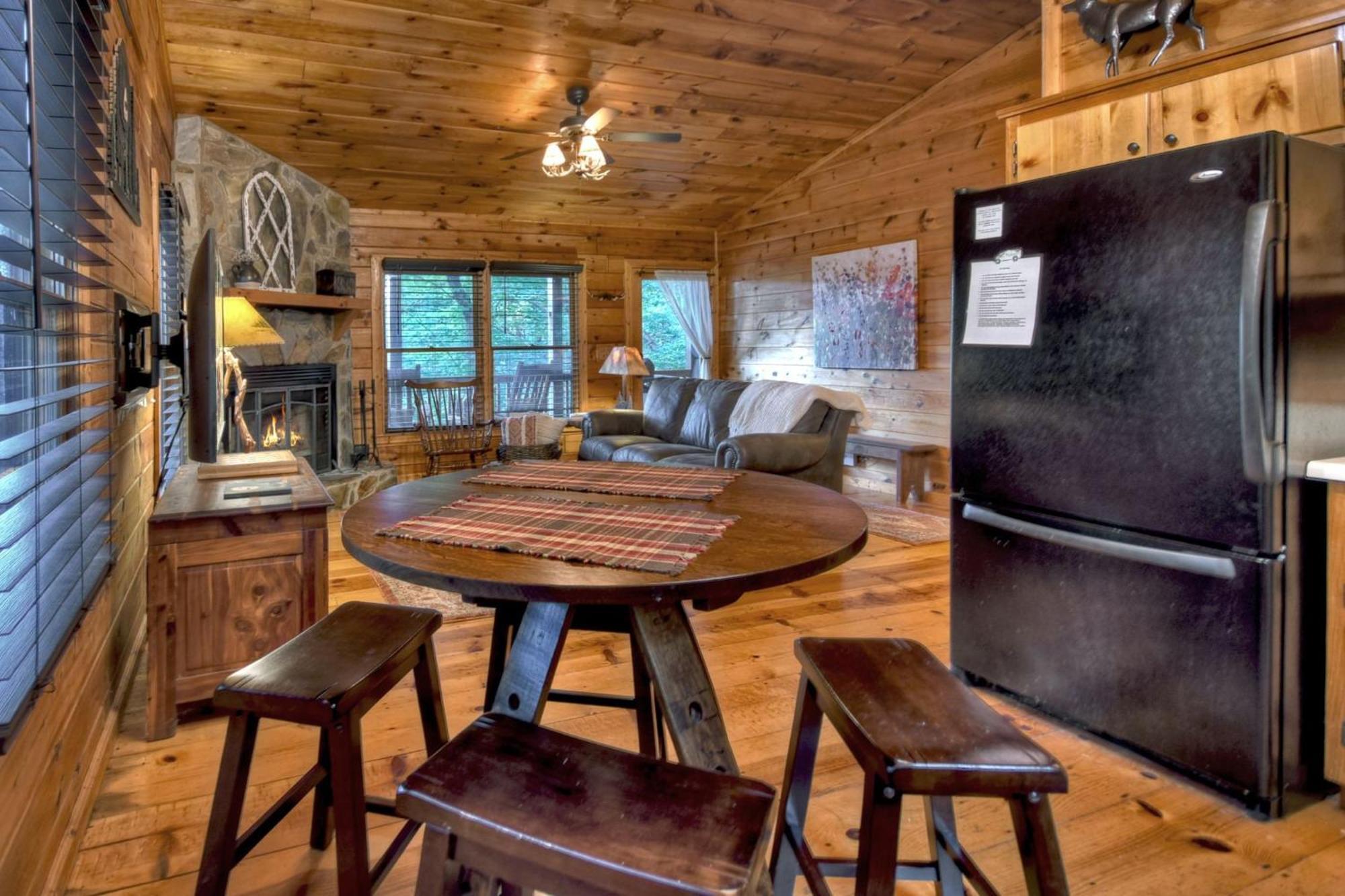Bearfoot Ridge Wood-Burning Fireplace Cozy Hot Tub Serene Views Ellijay Bagian luar foto