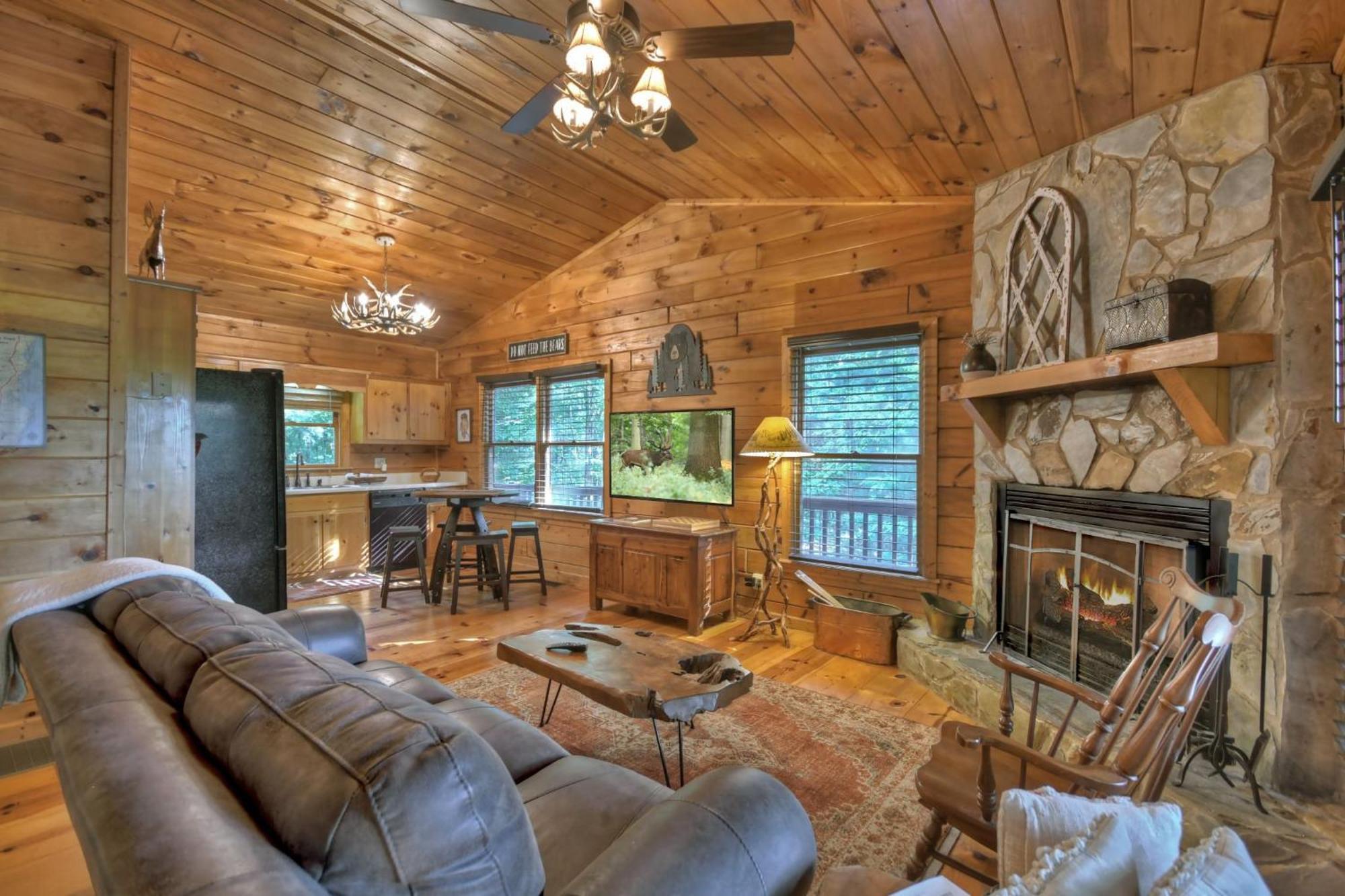 Bearfoot Ridge Wood-Burning Fireplace Cozy Hot Tub Serene Views Ellijay Bagian luar foto